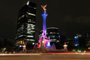 Angel de la Independencia at night