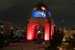 Monumento a la Revolucion at night