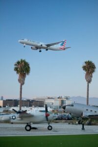 Wide shot of American Airlines Airbus a320 making its final approach