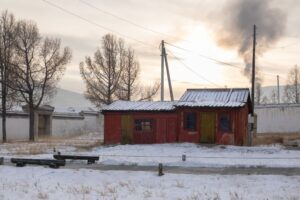 I noticed columns of dark smoke rising from the city I noticed columns of dark smoke rising from the city